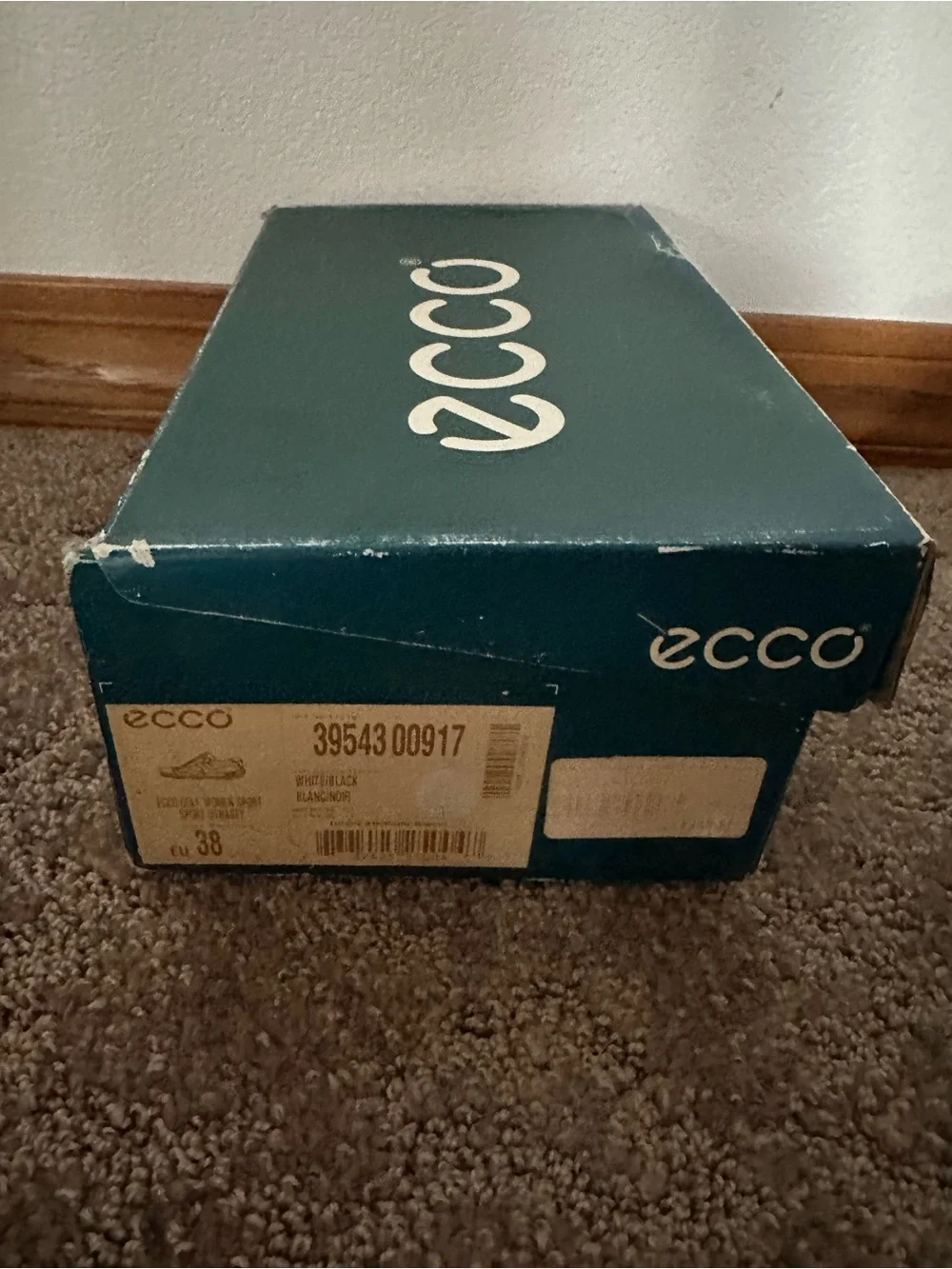 ECCO Women's White and Black Casual Leather Golf Shoes